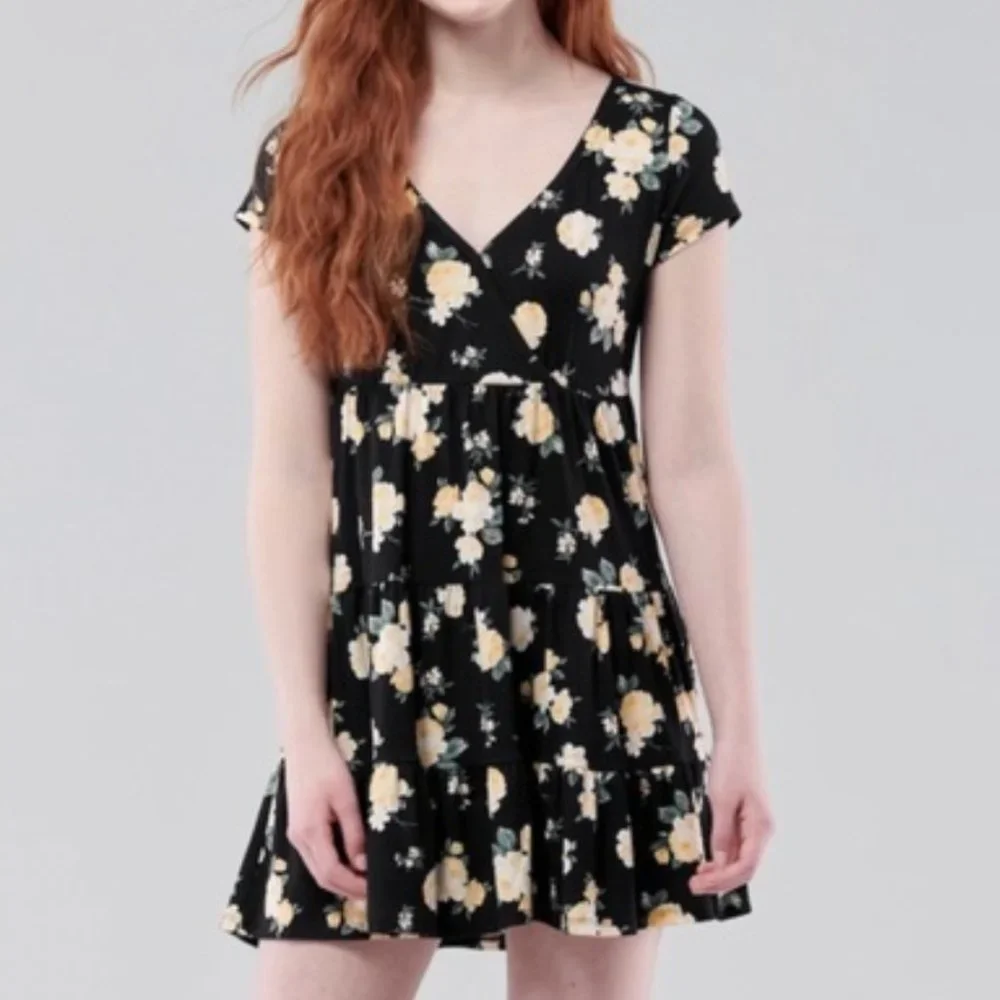 Hollister Tiered Soft Knit Mini Dress - Black Floral - XS - Picture 1 of 3
